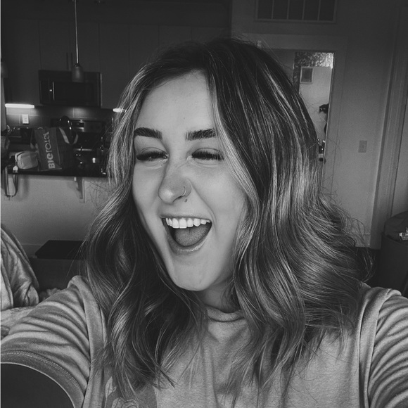 Meet your Posher, Taylor - Picture 1 of 1